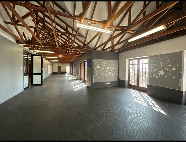 186M² OFFICE TO LET IN PARKMORE